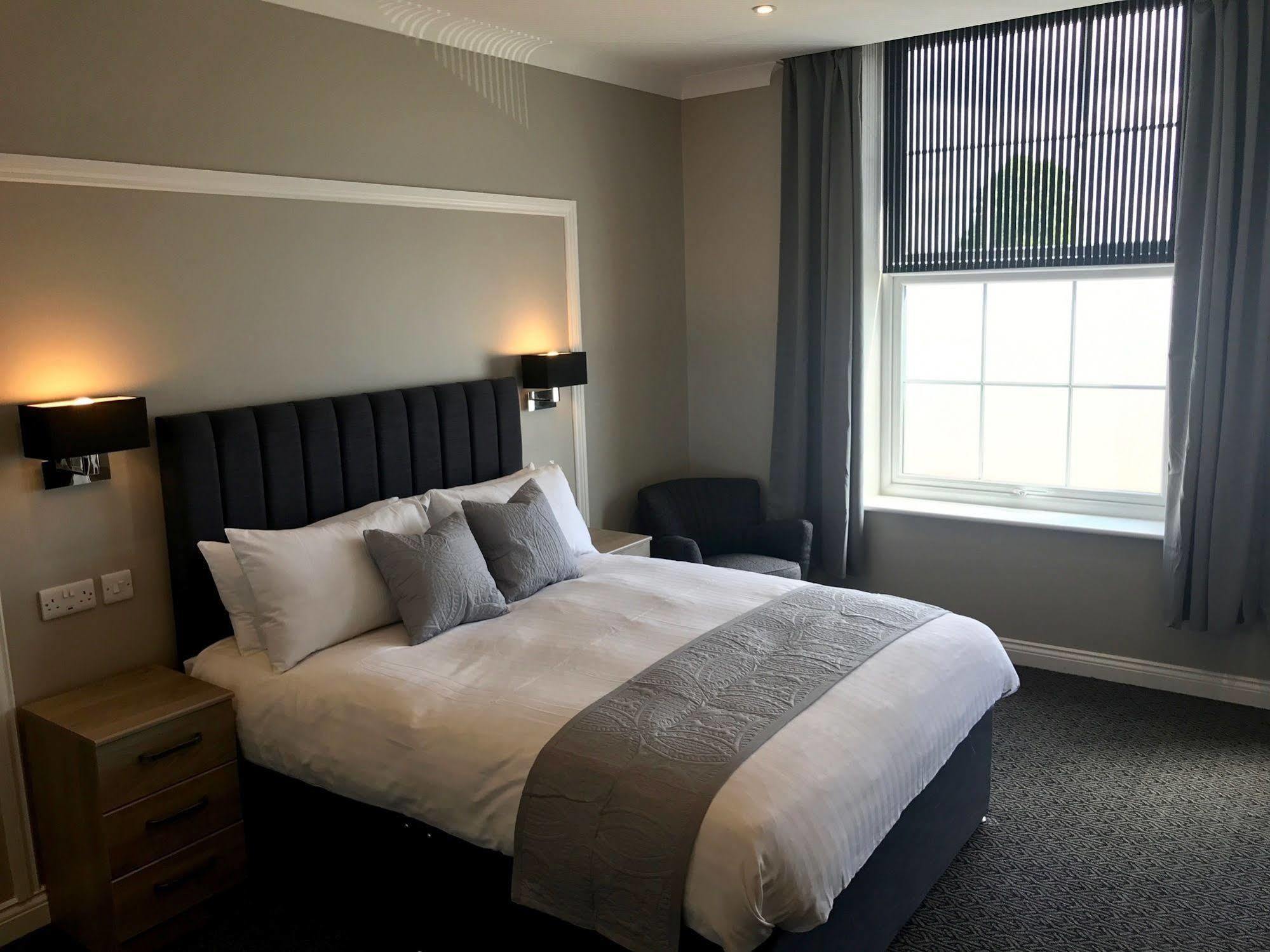 The Raven Hotel Corby Zewnętrze zdjęcie