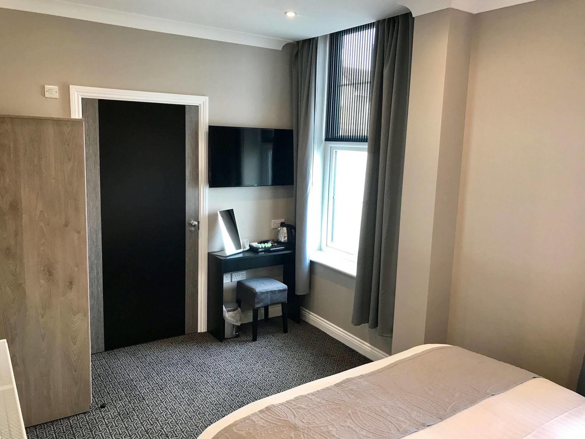 The Raven Hotel Corby Zewnętrze zdjęcie